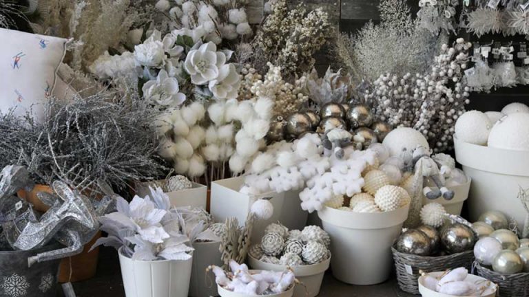 Décorations pour sapins de Noël argent et blanc